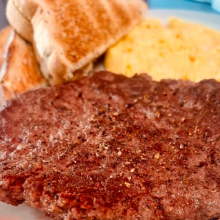Chopped Steak 10 Oz and Eggs