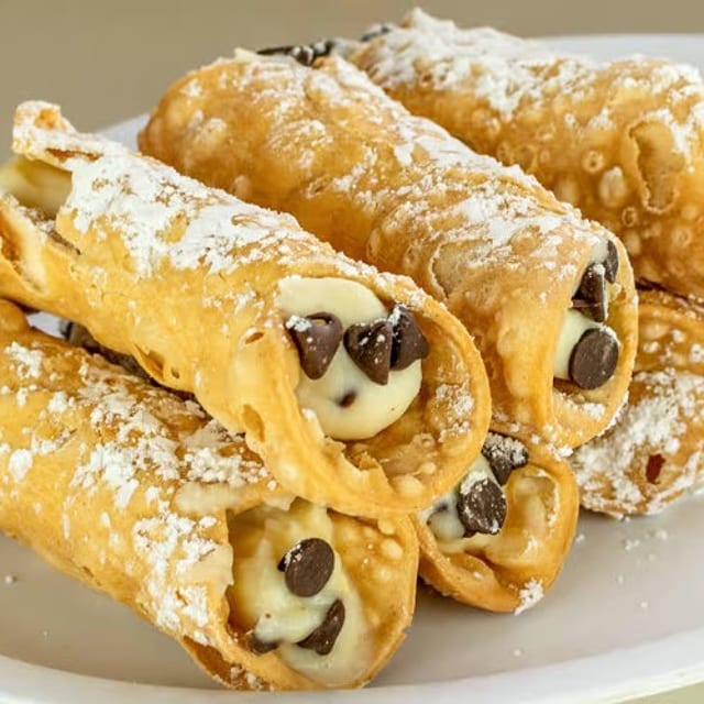 Cannoli.